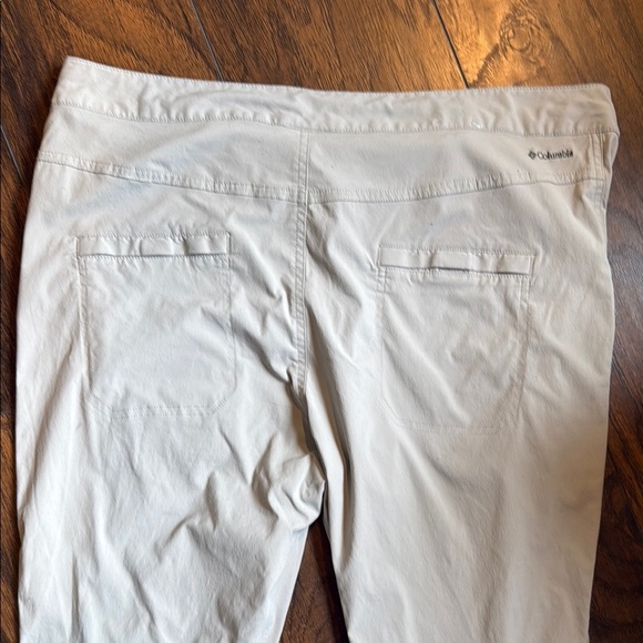 Columbia size 16 women’s hike Capri (F14) - Picture 7 of 8